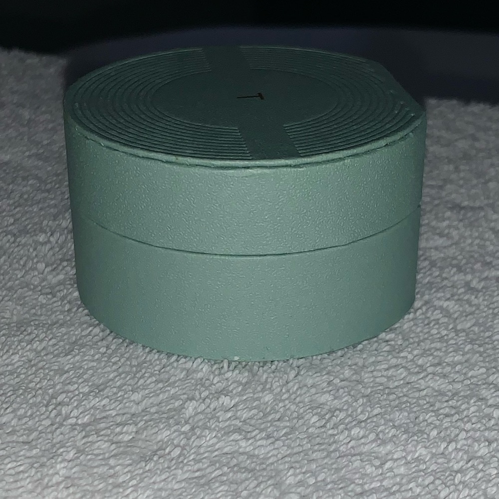 π€ βJβ Gift Box π€ - Picture 6 of 7